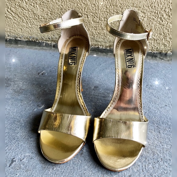 GOLDEN RUSH - Picture 1 of 8